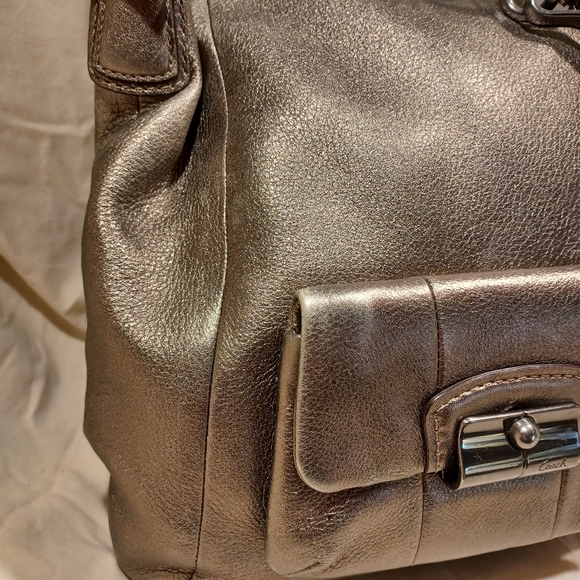 Coach shoulder bag - Picture 2 of 13